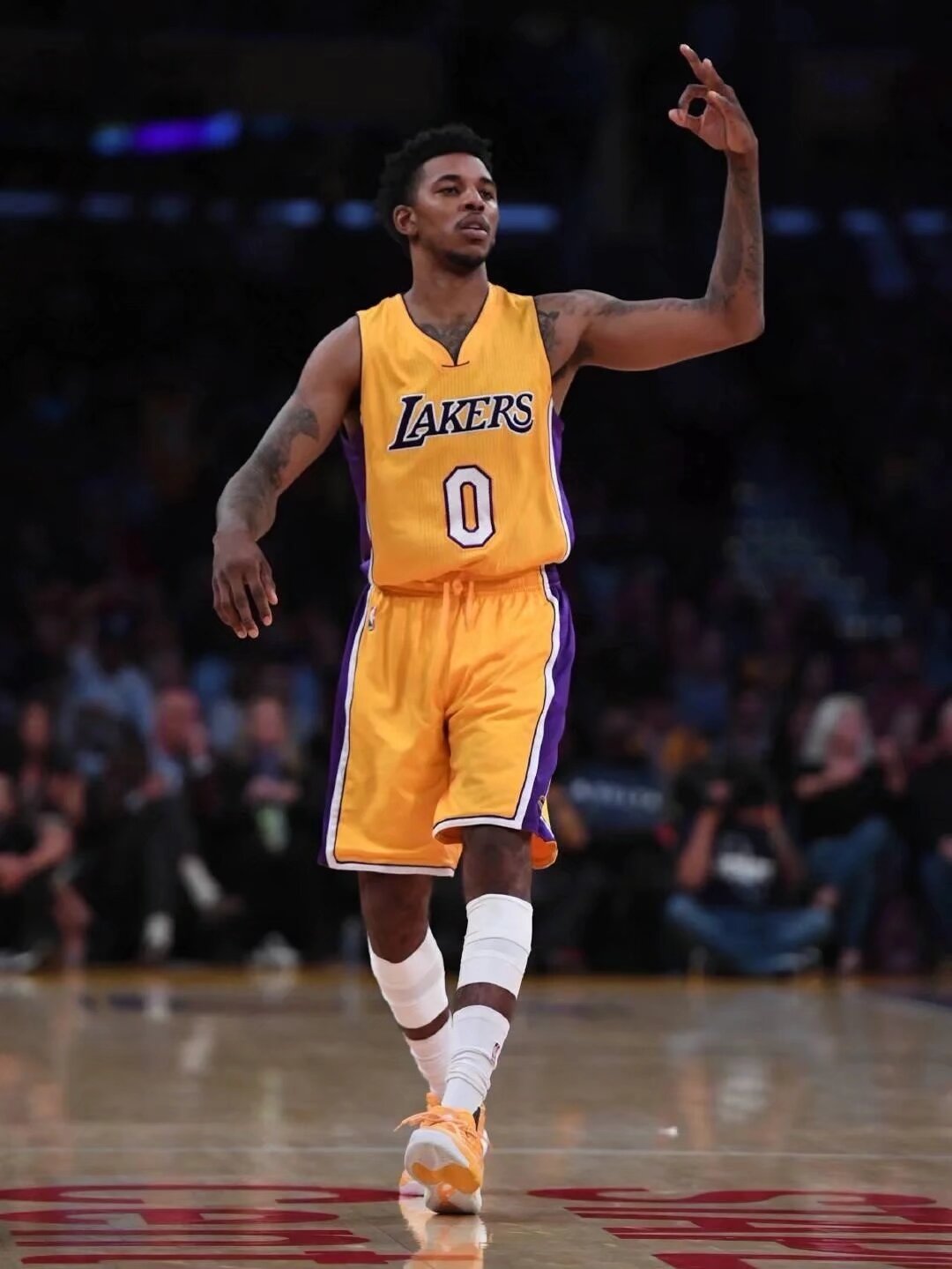 当中场在丢 当中场在丢